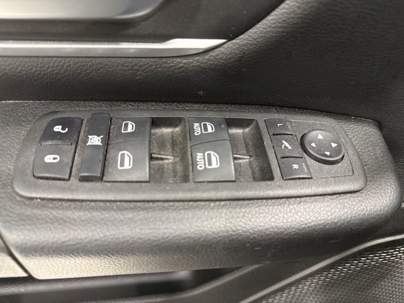 Certified 2022 RAM 1500 Big Horn image 21