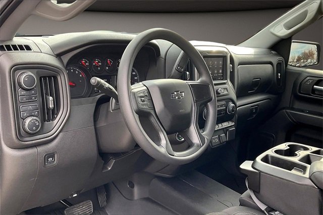 Used 2025 Chevrolet Silverado 1500 Custom Trail Boss w/ Turbomax Blackout Package image 12