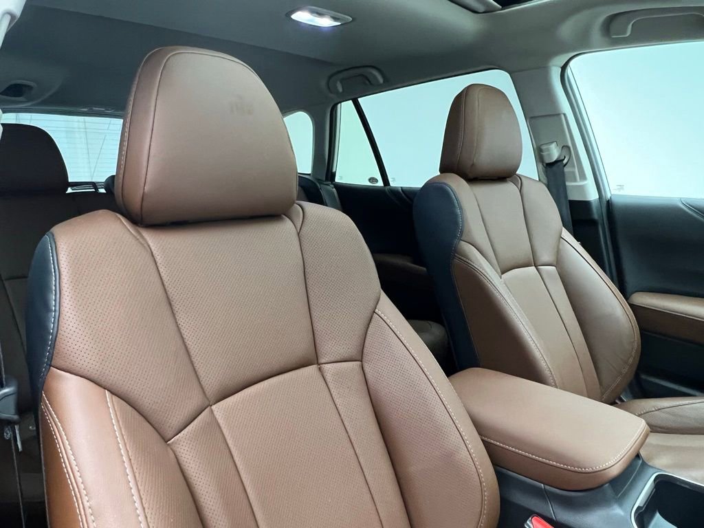 Used 2025 Subaru Outback Touring XT w/ Popular Package #2 image 8