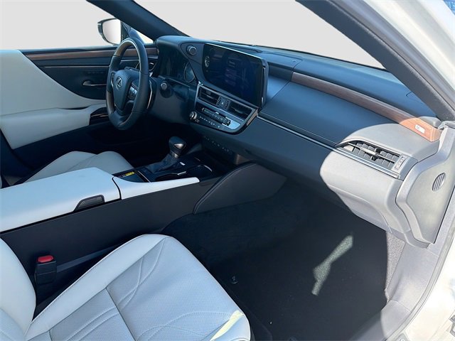 New 2025 Lexus ES 350 Ultra Luxury image 14