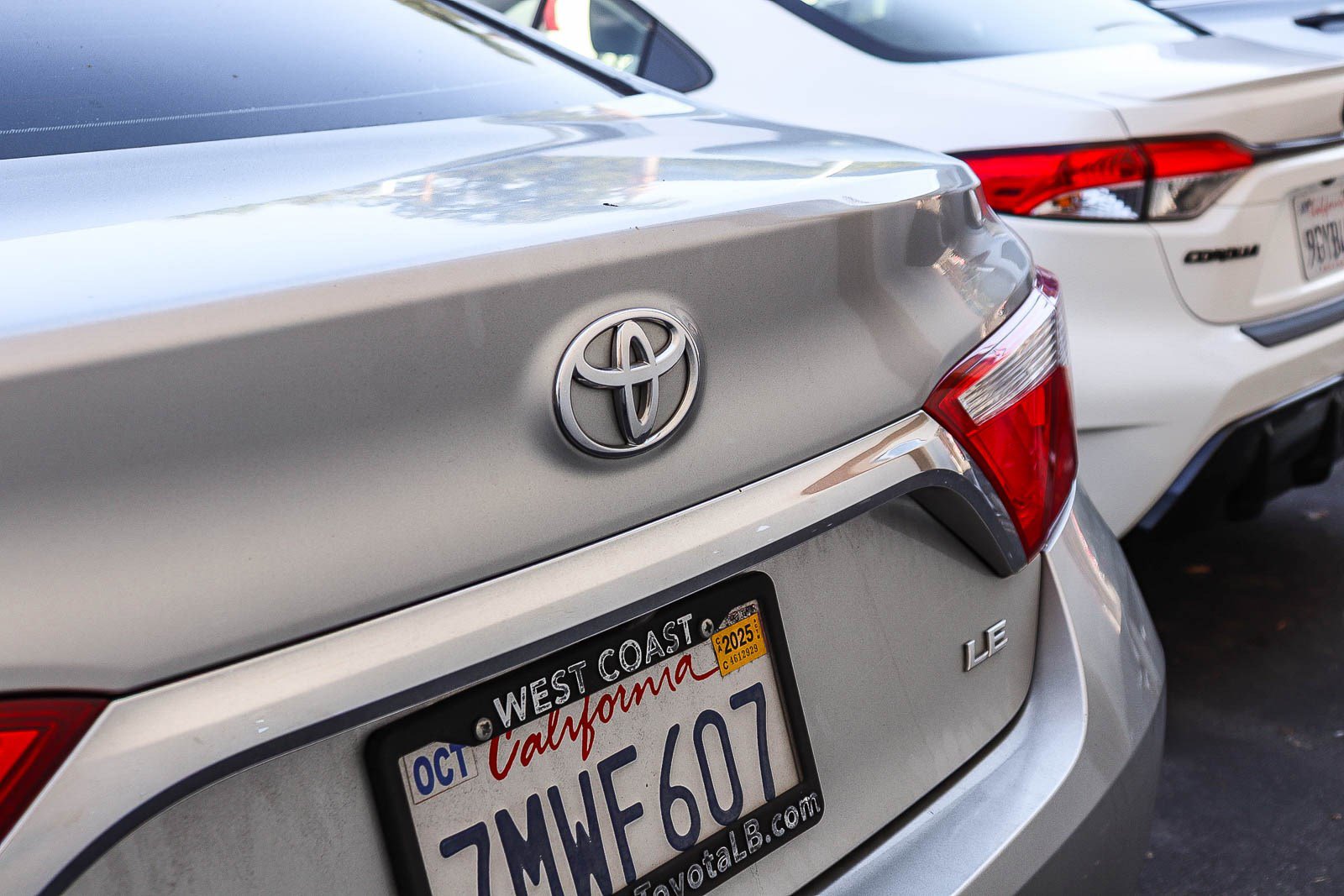 Used 2016 Toyota Camry LE image 12