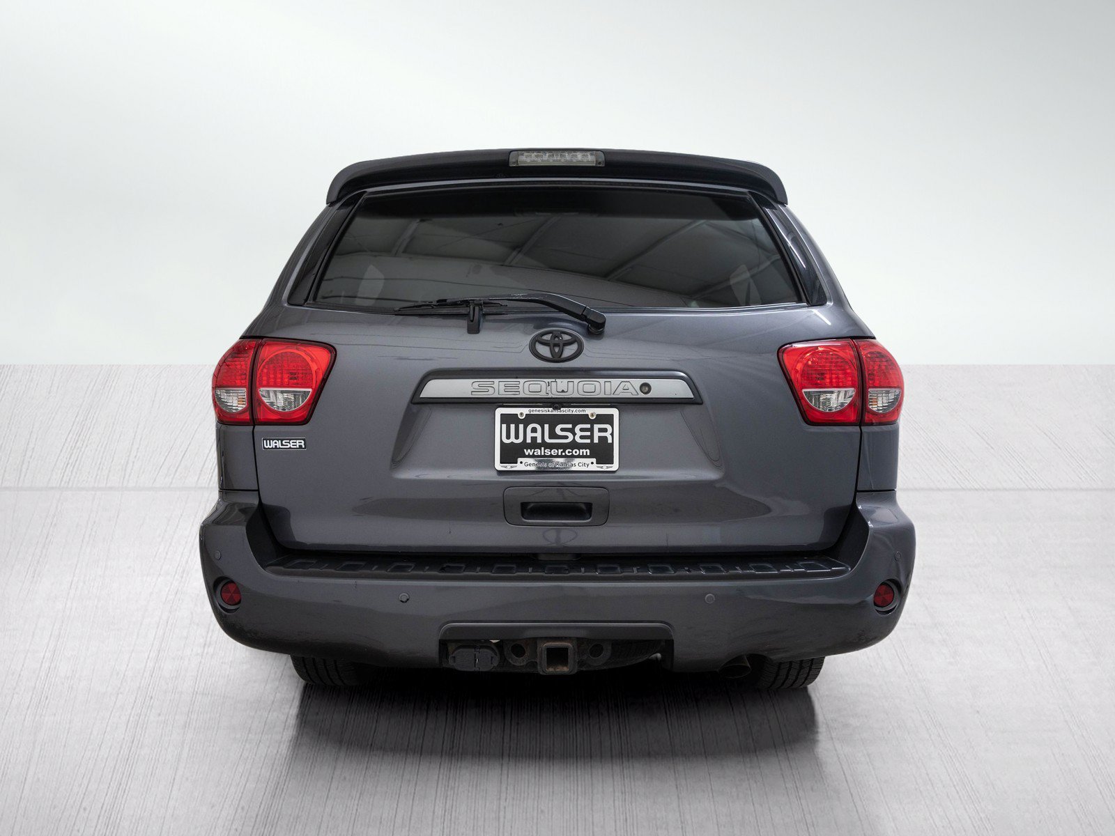 Used 2017 Toyota Sequoia Platinum AWD/4WD image 4
