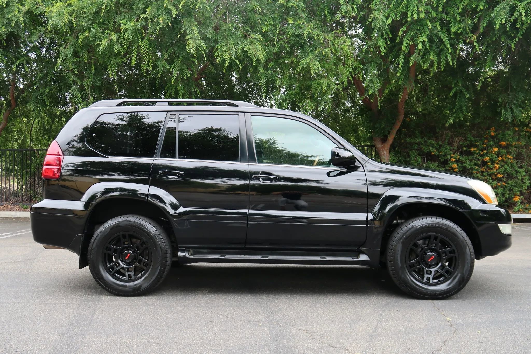 Used 2003 Lexus GX 470 image 6