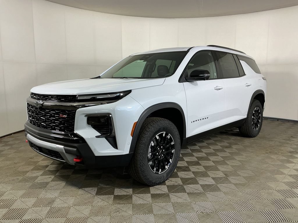 New 2026 Chevrolet Traverse Z71 w/ Enhanced Driving Package AWD/4WD image 3