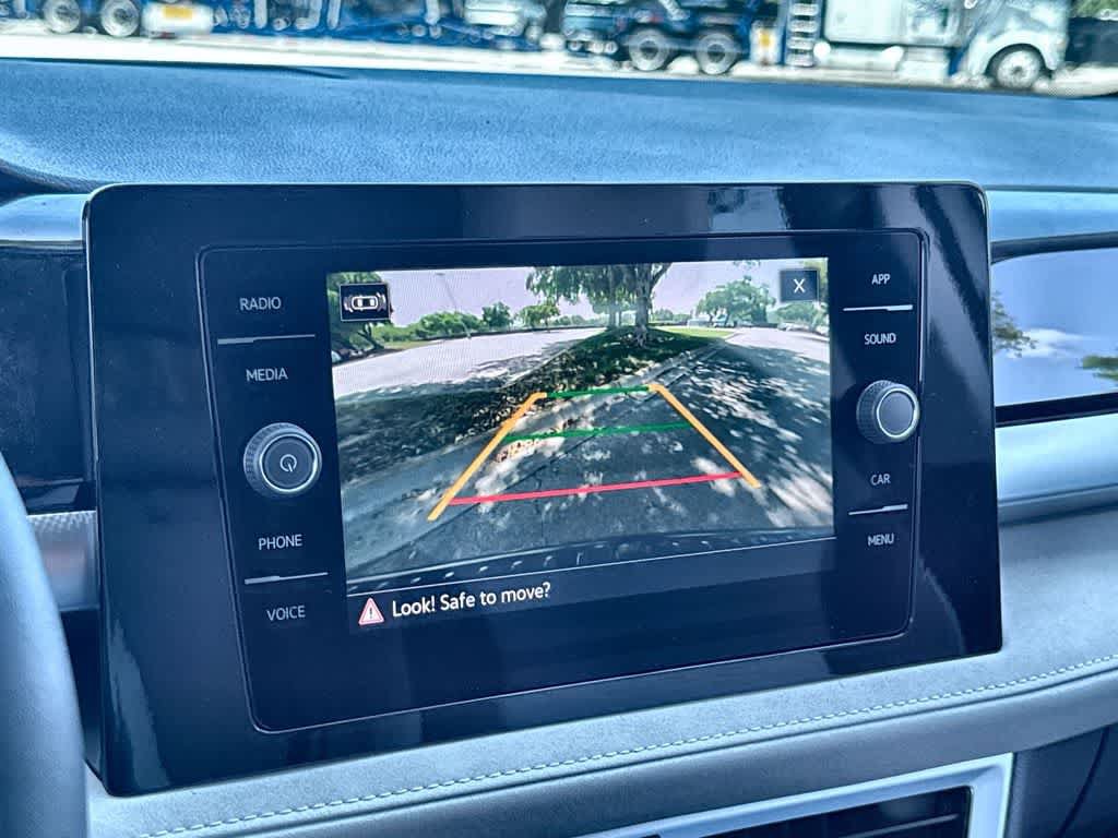 New 2026 Volkswagen Taos SE FWD image 19