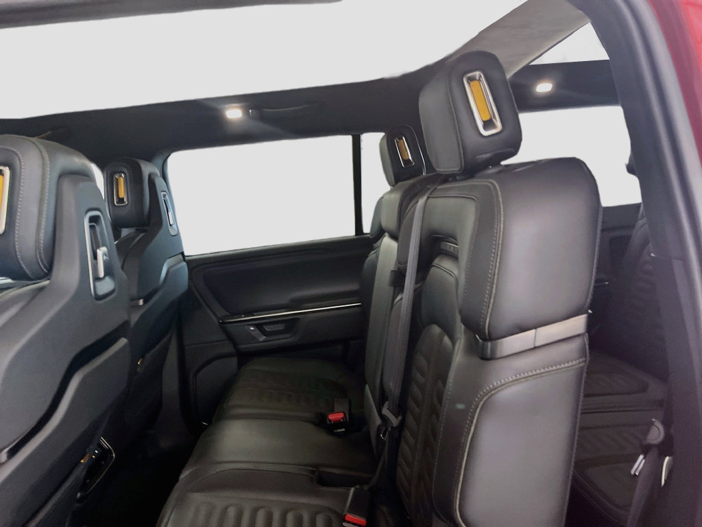 Used 2025 Rivian R1S Adventure Dual AWD/4WD image 25