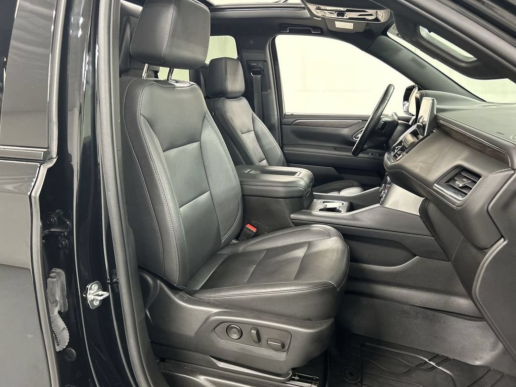 Certified 2023 Chevrolet Tahoe Z71 w/ Luxury Package AWD/4WD image 25