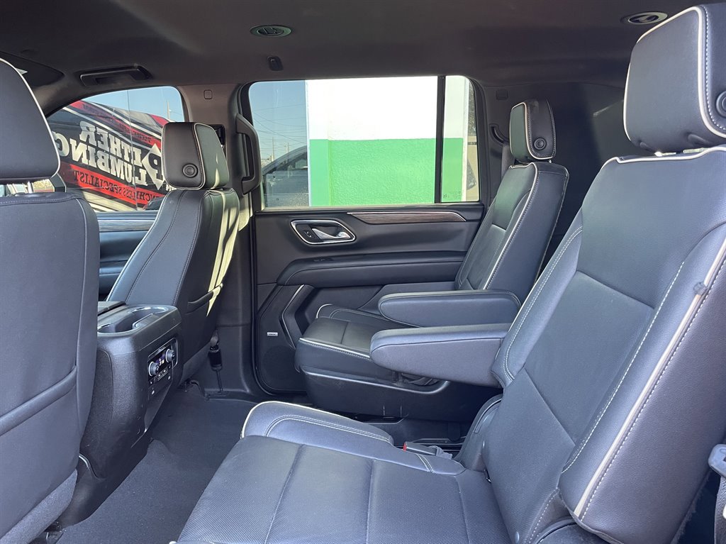Used 2023 Chevrolet Suburban Premier image 24