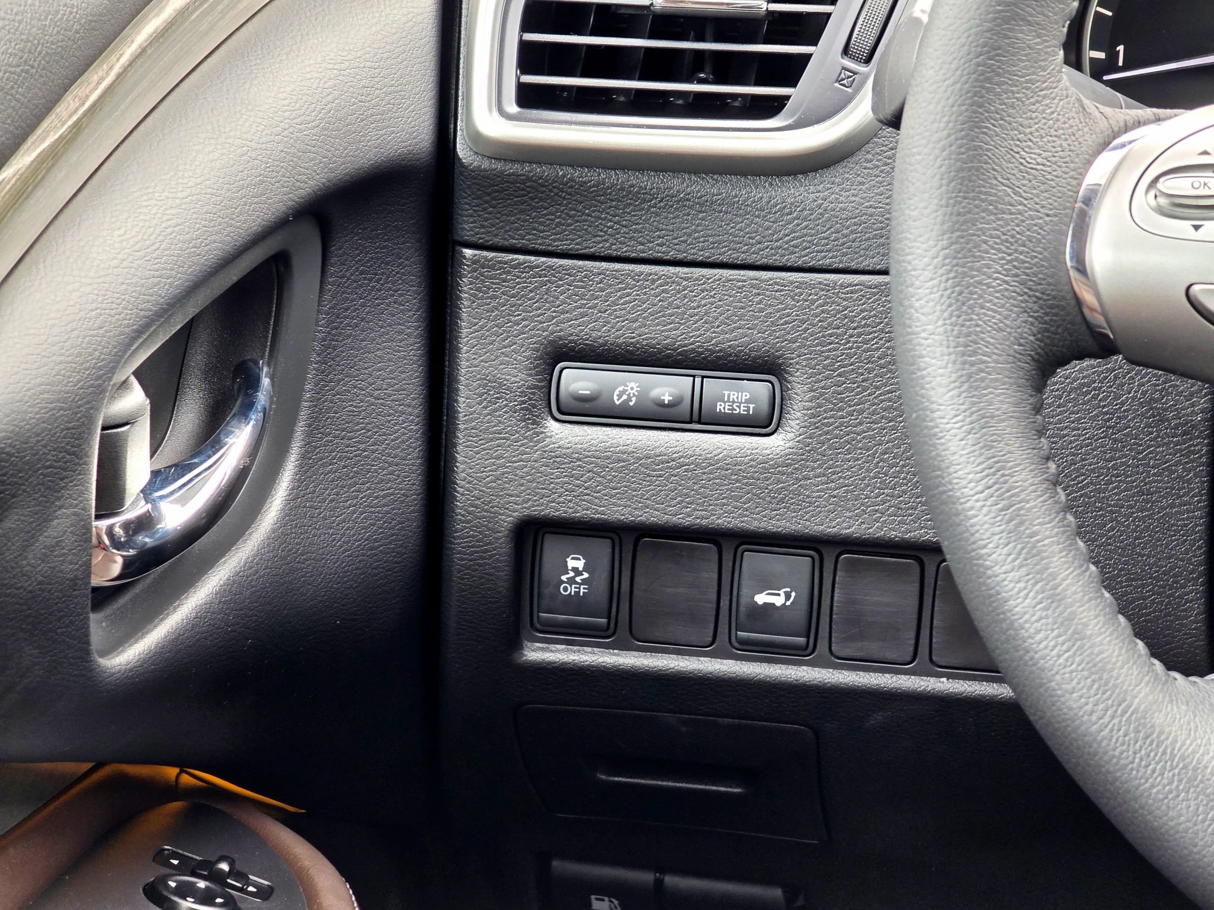 Used 2015 Nissan Murano SL w/ Cargo Package FWD image 28