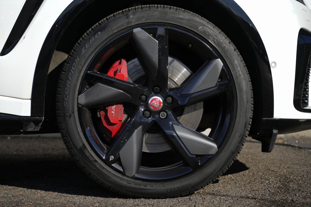 Used 2022 Jaguar F-PACE SVR image 12