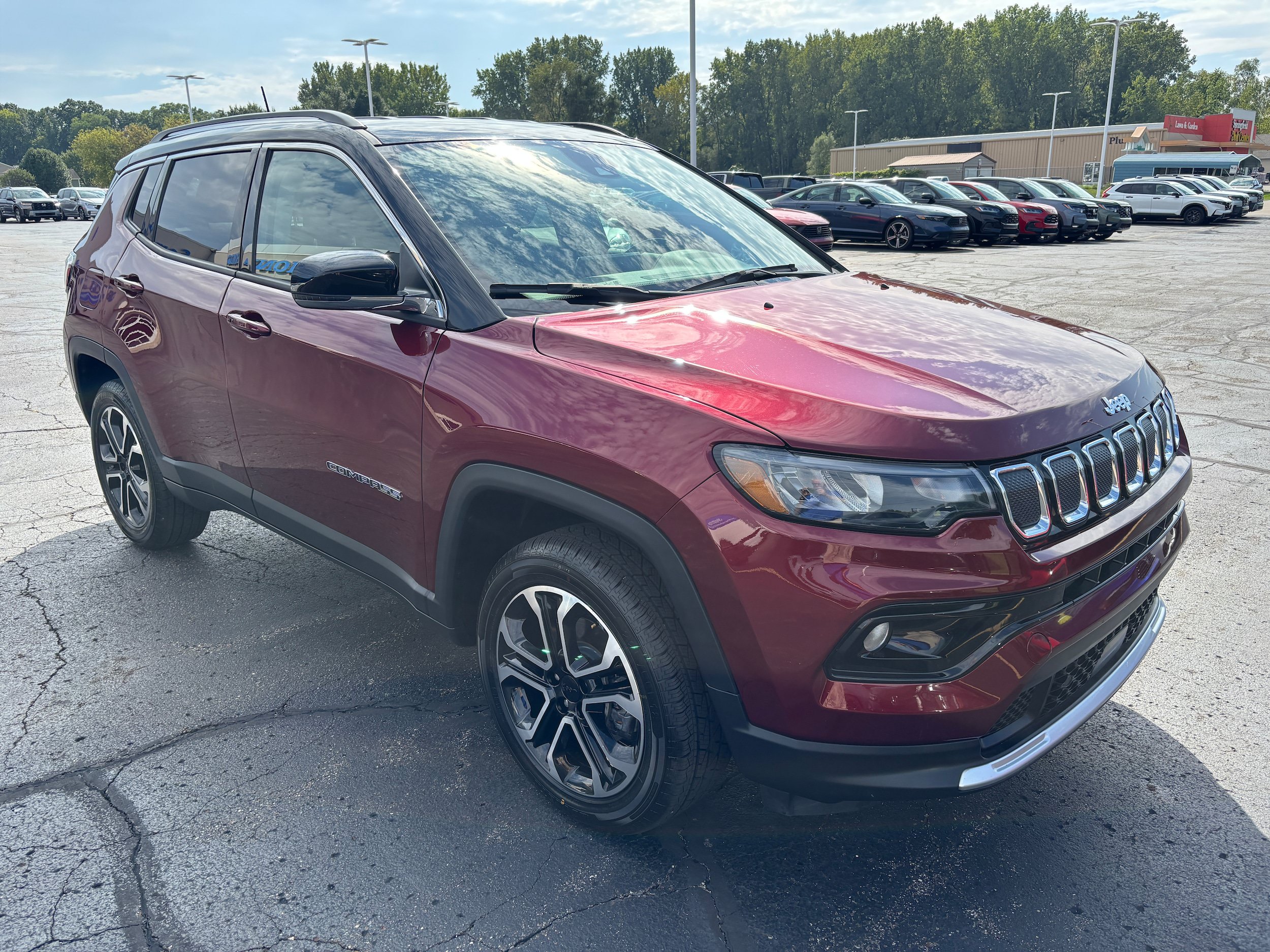 Used 2022 Jeep Compass Limited AWD/4WD image 2