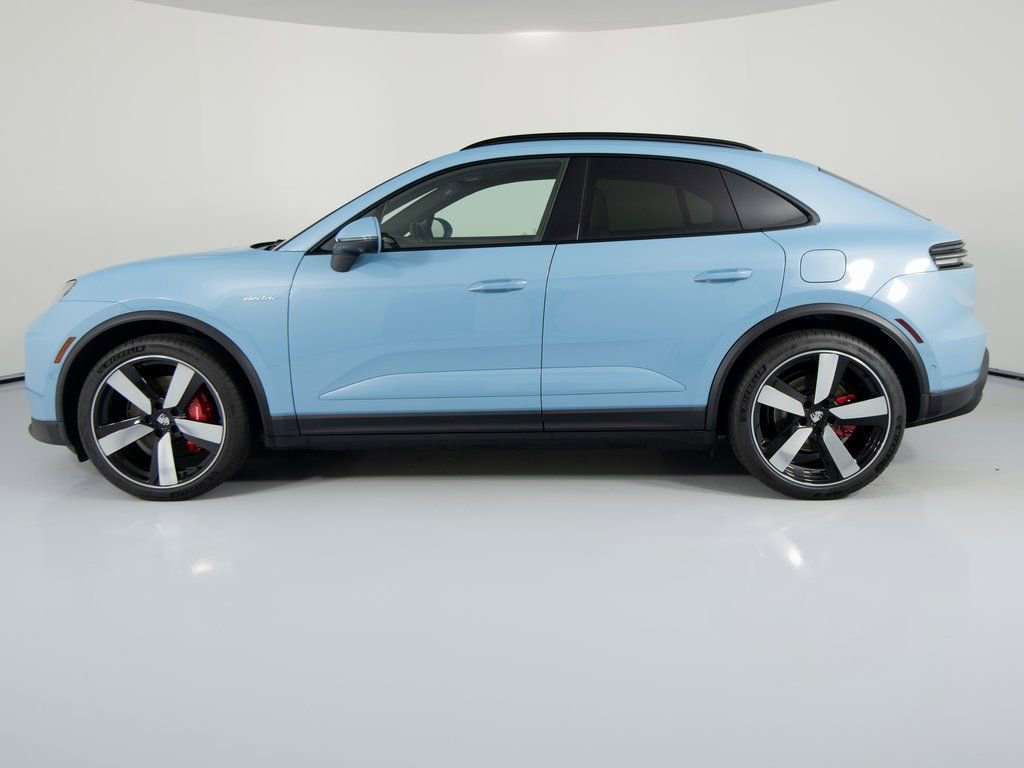 New 2026 Porsche Macan 4S Electric image 2