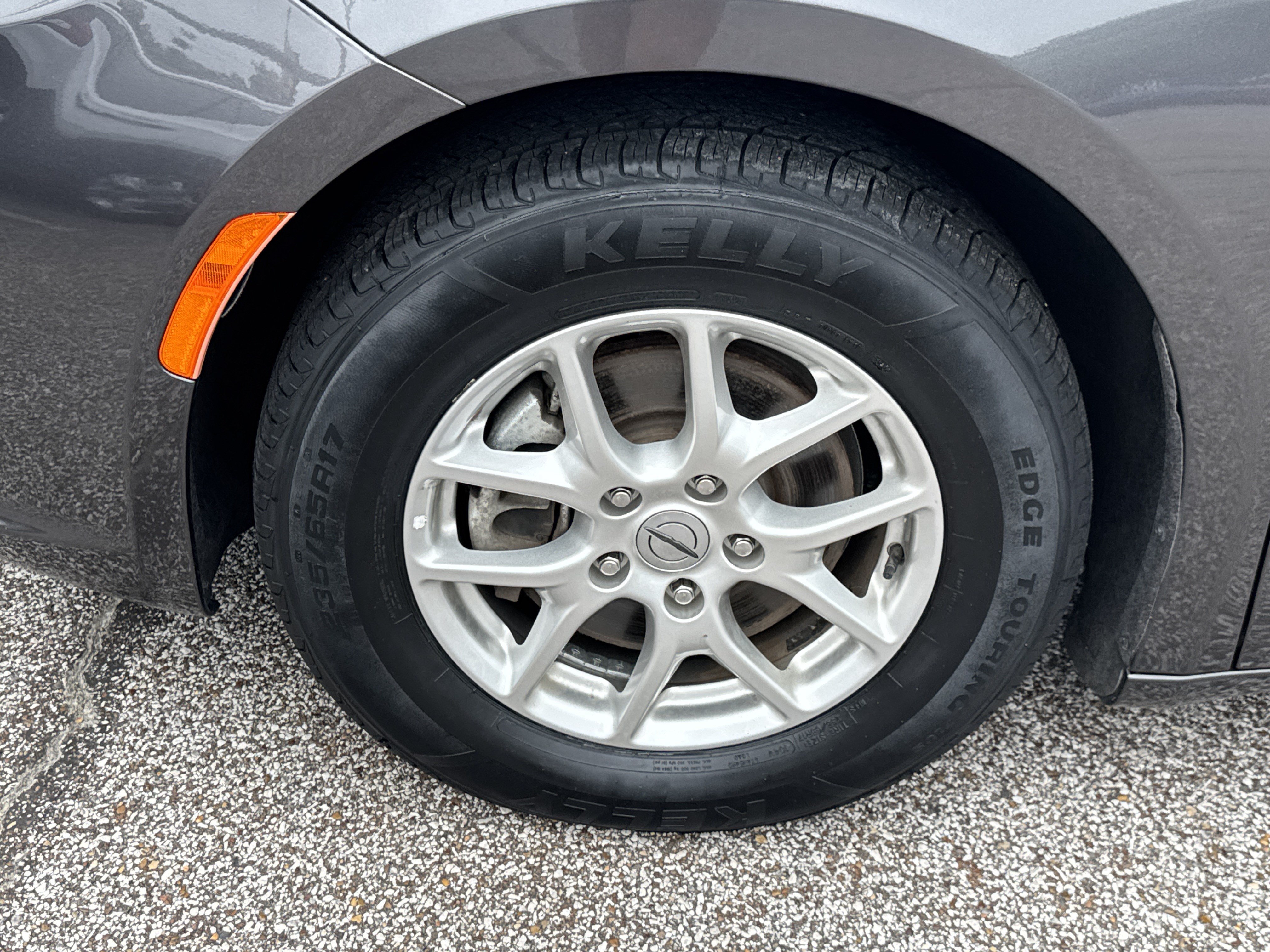 Used 2023 Chrysler Pacifica Touring-L FWD image 9