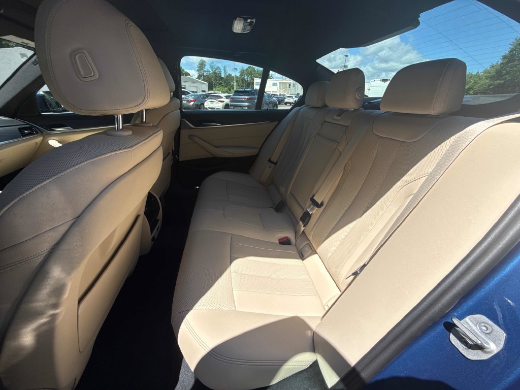 Used 2023 BMW 530i w/ Convenience Package RWD image 12