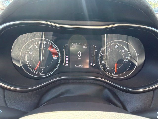Used 2019 Jeep Cherokee Latitude Plus FWD image 26