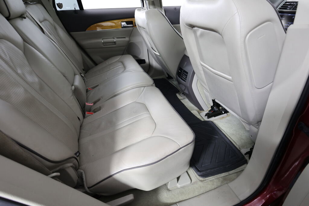 Used 2014 Lincoln MKX AWD w/ Equipment Group 102A image 23