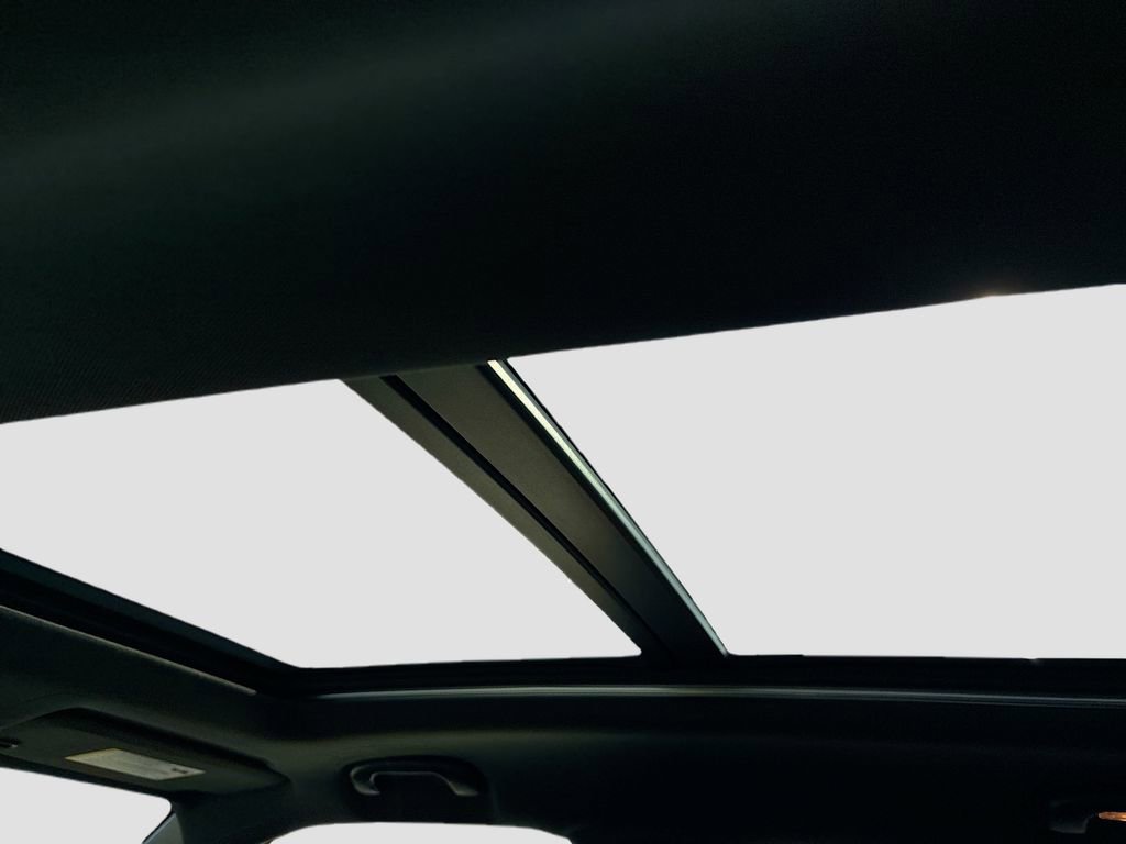 Used 2022 Chevrolet TrailBlazer RS w/ Sun and Liftgate Package image 21