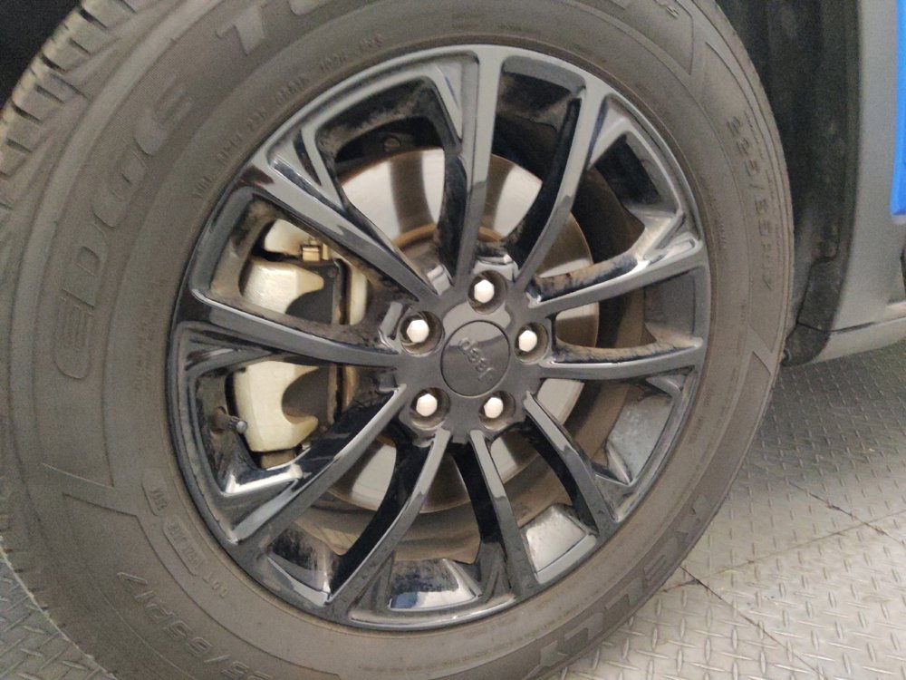 Used 2023 Jeep Cherokee Altitude Lux image 31
