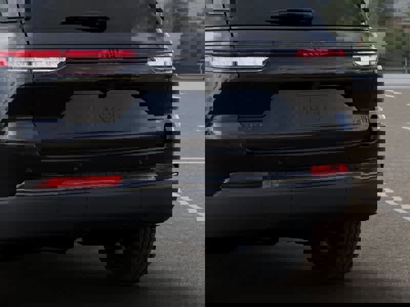 New 2025 Jeep Grand Cherokee Limited w/ Black Appearance Package image 13