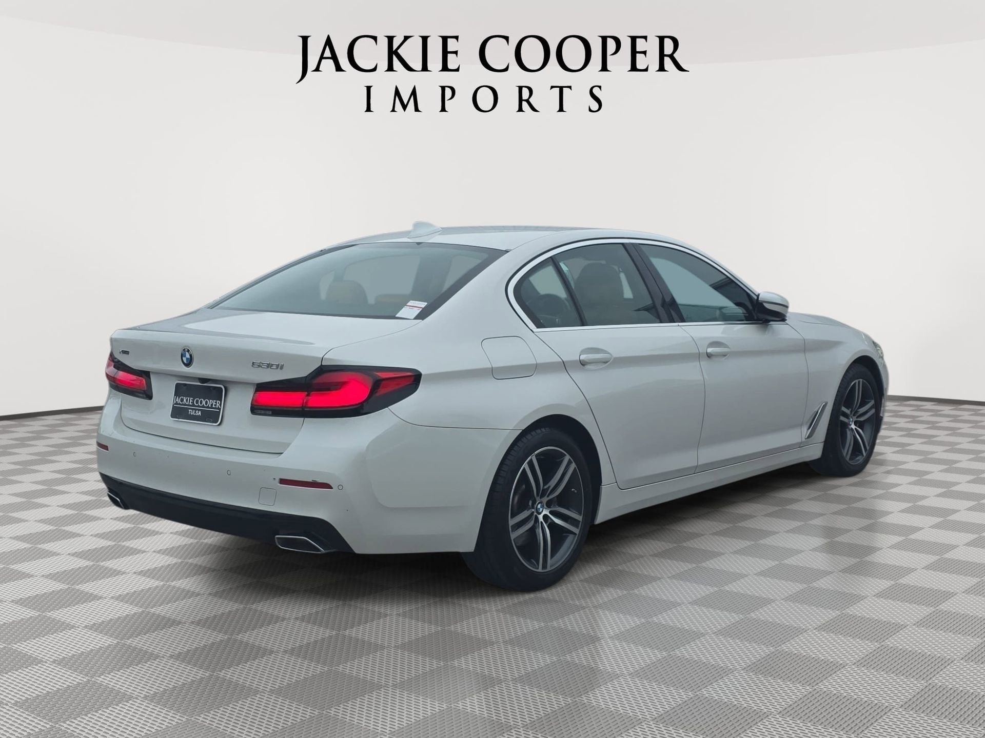 Used 2023 BMW 530i xDrive w/ Convenience Package AWD/4WD image 5
