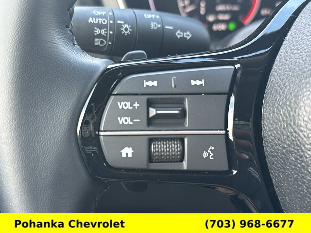 Used 2025 Honda Pilot Touring image 12