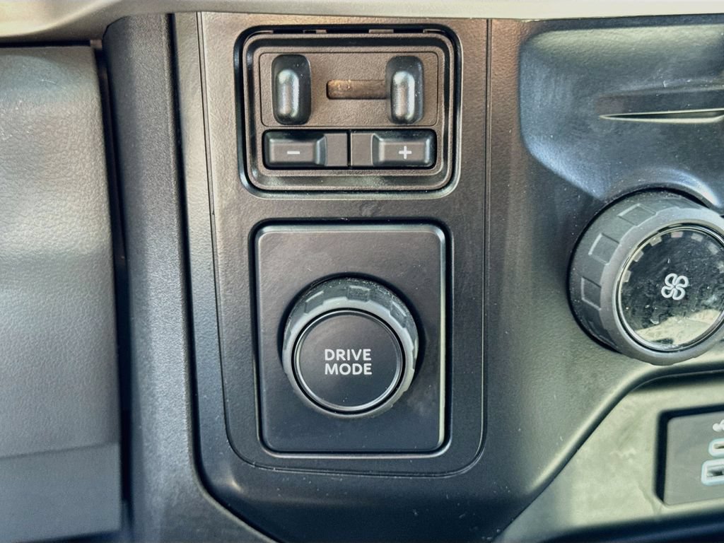 Used 2024 Ford F550 2WD SuperCab Super Duty image 14