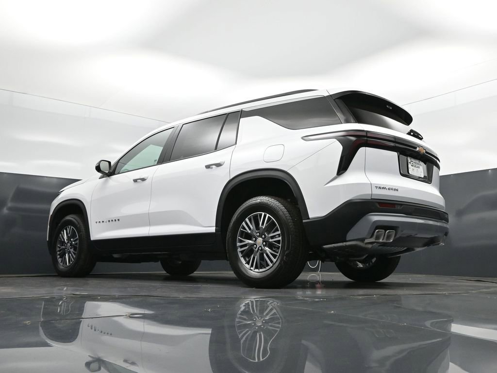 New 2026 Chevrolet Traverse LT w/ Driver Confidence Package FWD image 41