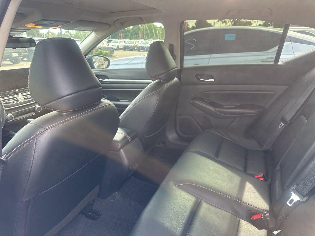 Used 2024 Nissan Altima 2.5 SR w/ SR Premium Package FWD image 7