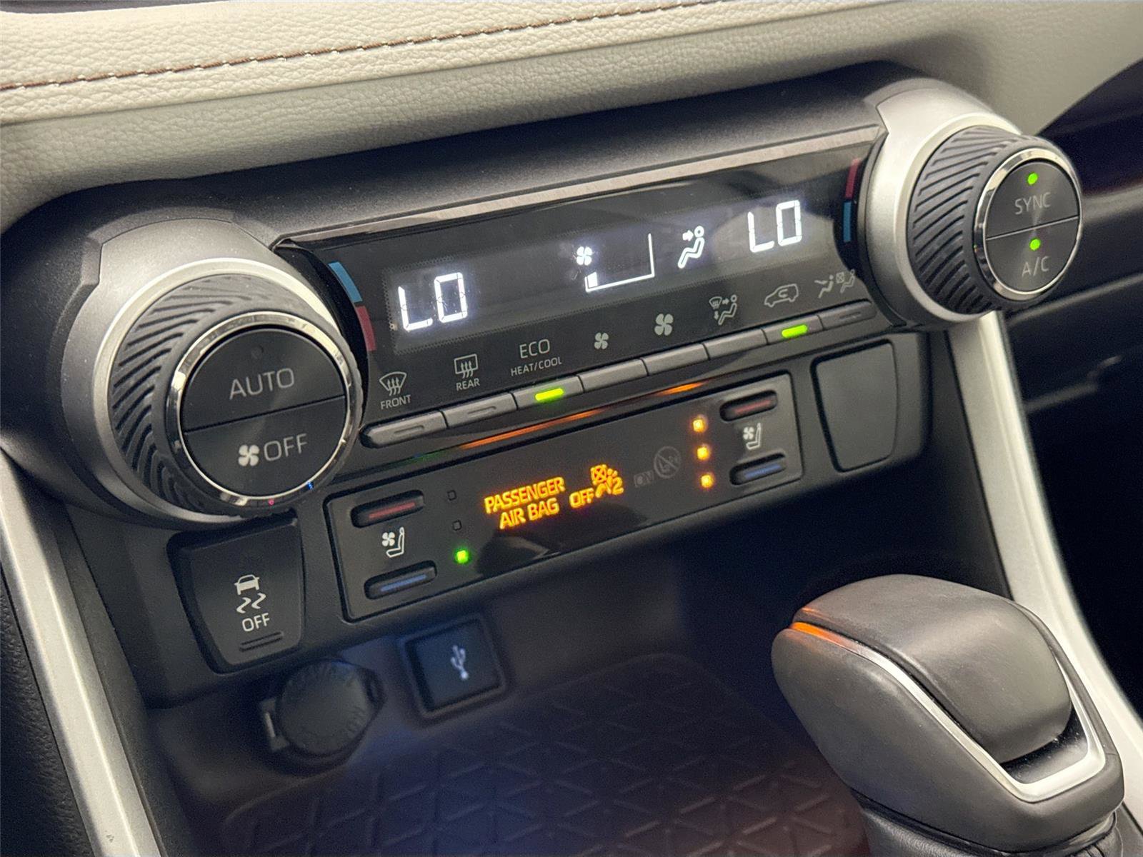 Used 2022 Toyota RAV4 Limited image 25