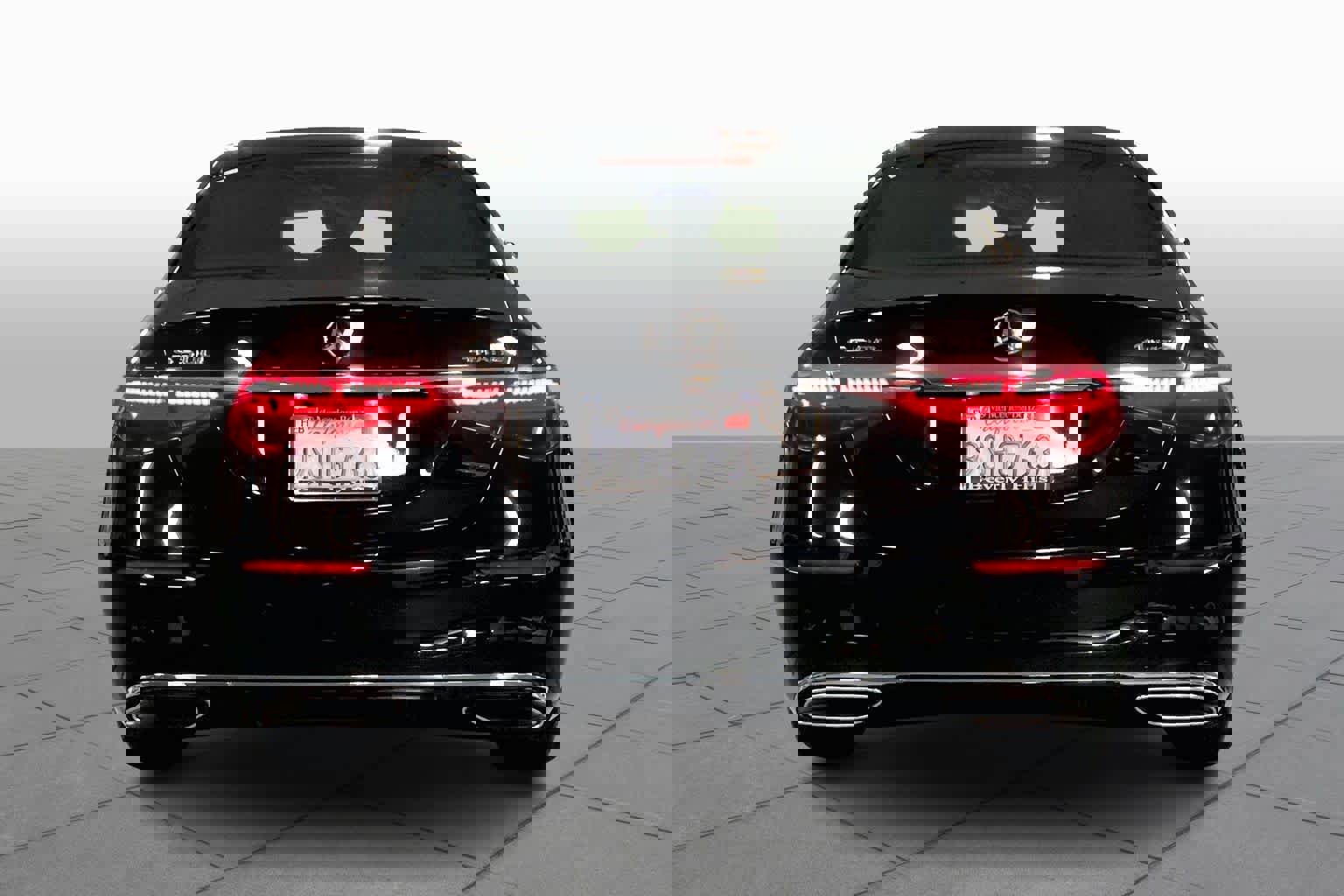 Used 2025 Mercedes-Benz S 500 4MATIC image 4