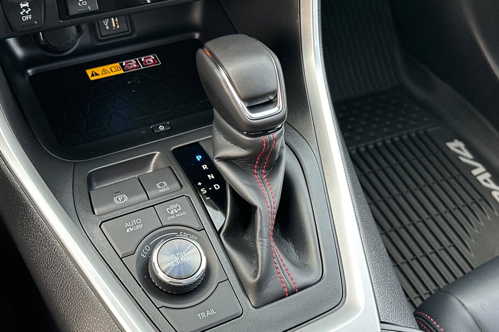 Certified 2025 Toyota RAV4 XSE image 27