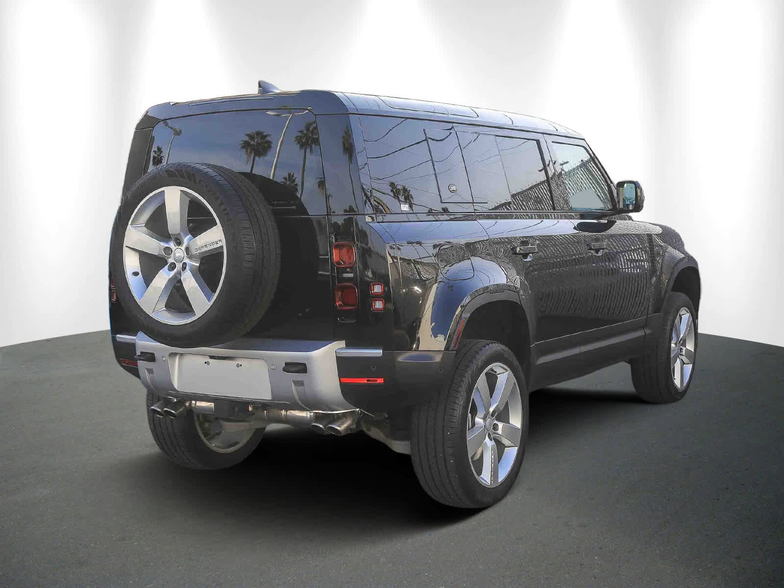 Used 2024 Land Rover Defender 110 SE image 6