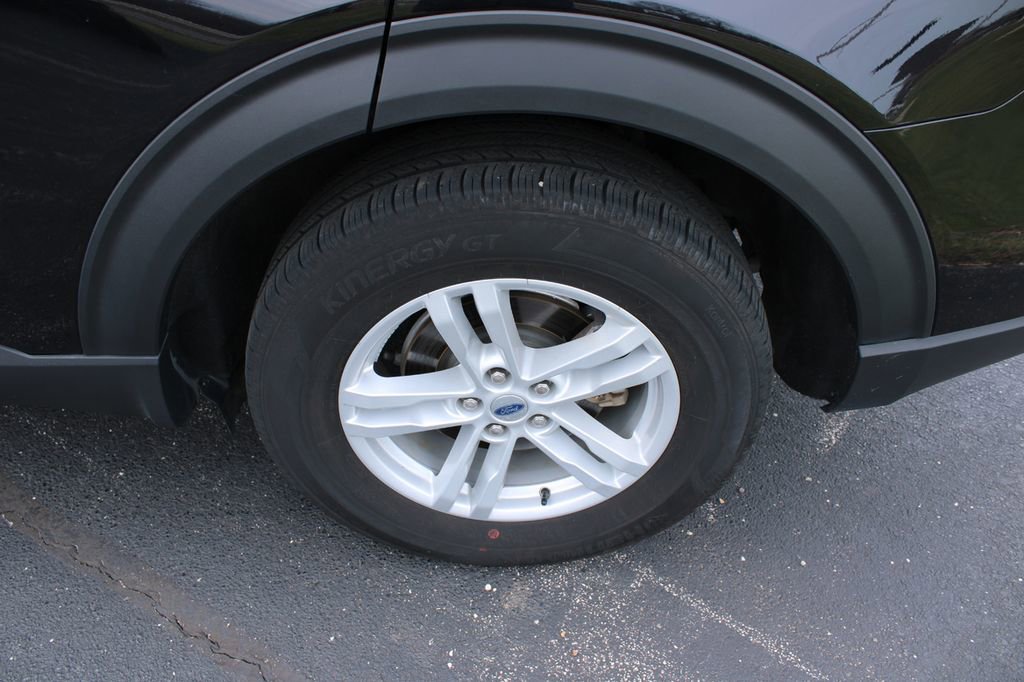Used 2024 Ford Explorer XLT w/ Equipment Group 202A image 6