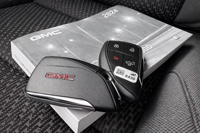 Used 2024 GMC Sierra 1500 Pro w/ Pro Value Package AWD/4WD image 17