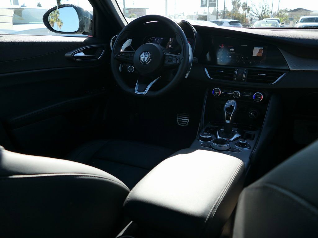 New 2025 Alfa Romeo Giulia AWD image 25