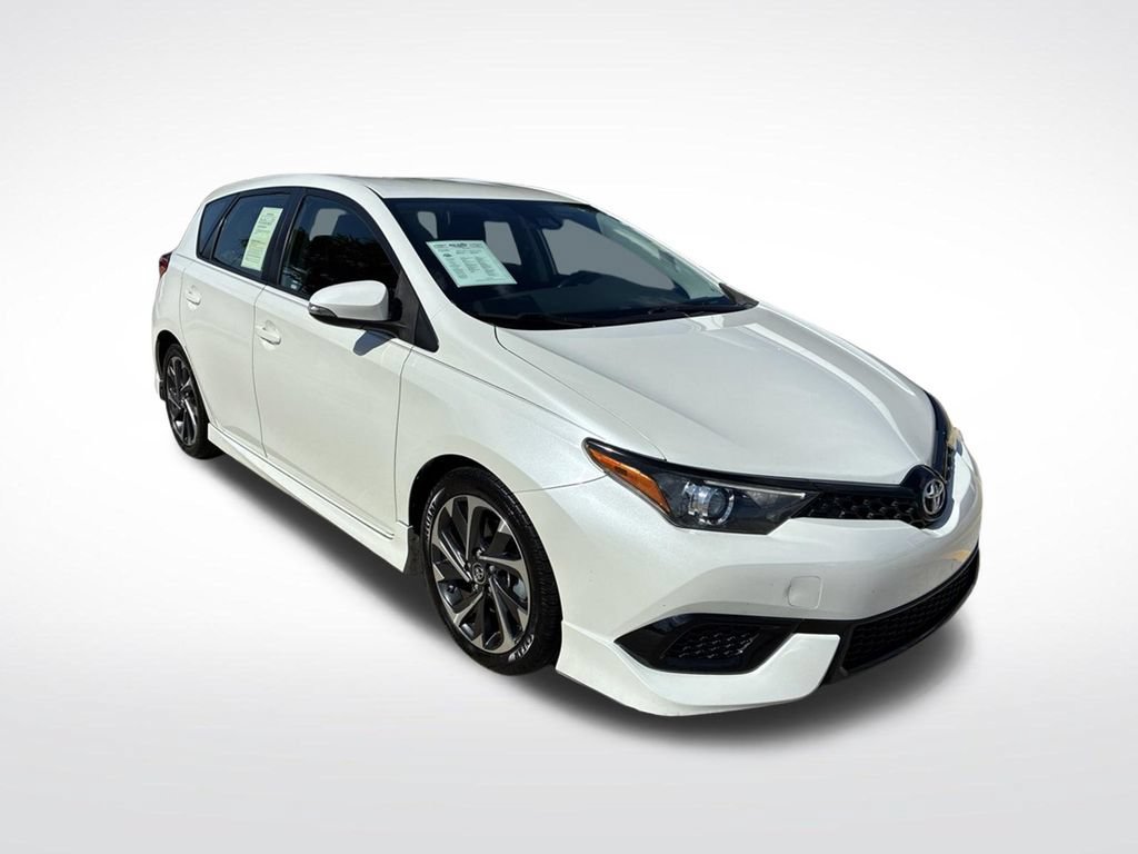 Used 2018 Toyota Corolla iM FWD image 3