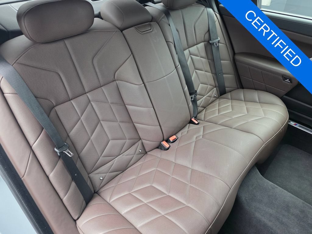 Certified 2023 BMW 760i xDrive AWD/4WD image 22