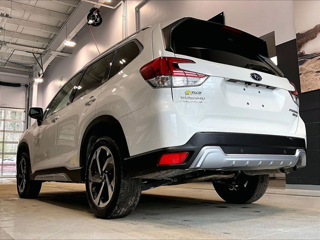 Used 2023 Subaru Forester Touring image 5