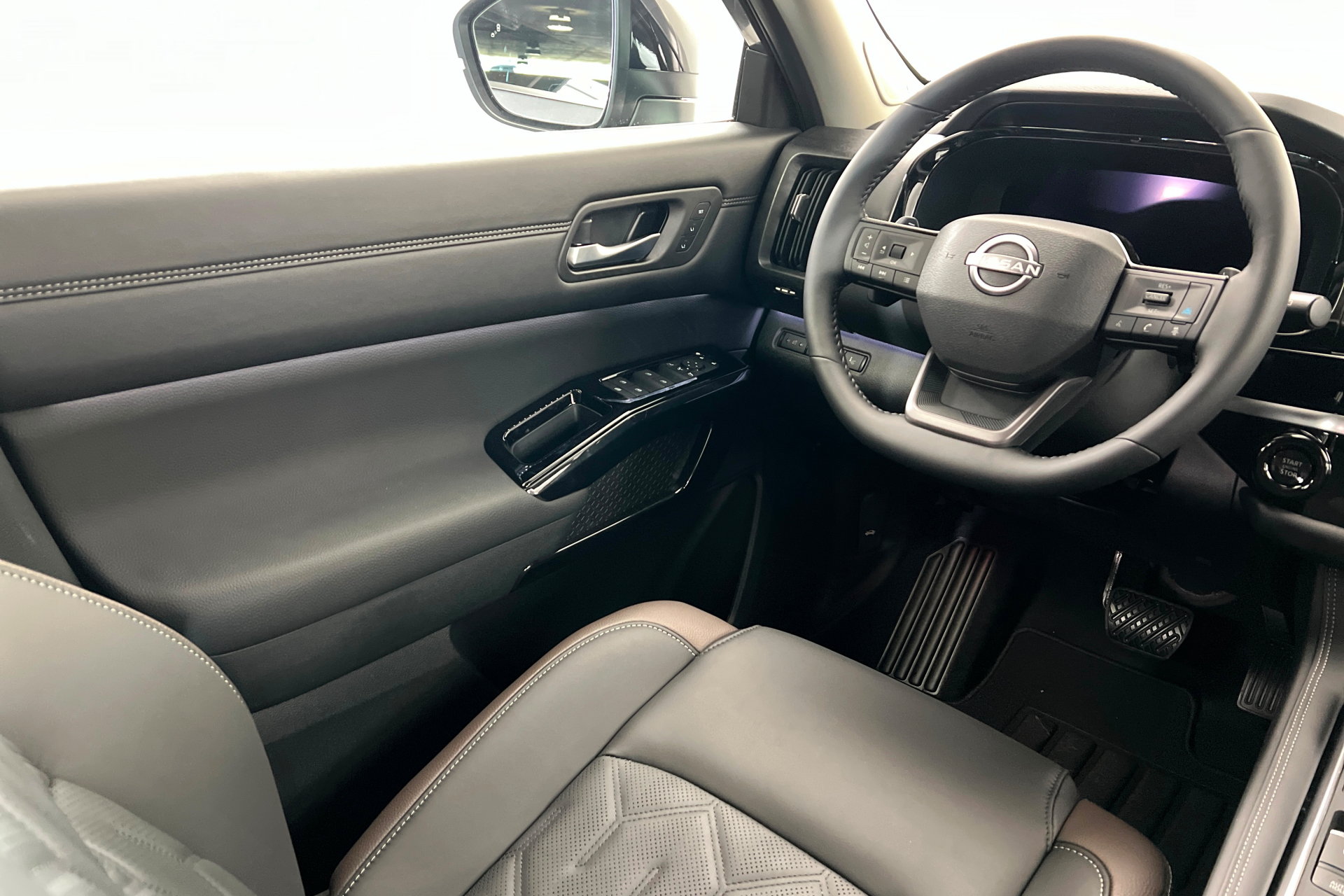 New 2026 Nissan Pathfinder Platinum w/ Cargo Package AWD/4WD image 11