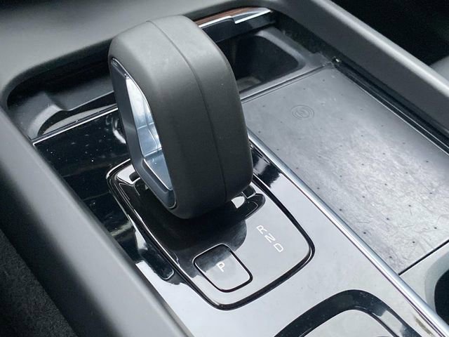 Used 2022 Volvo XC60 B5 Momentum image 29