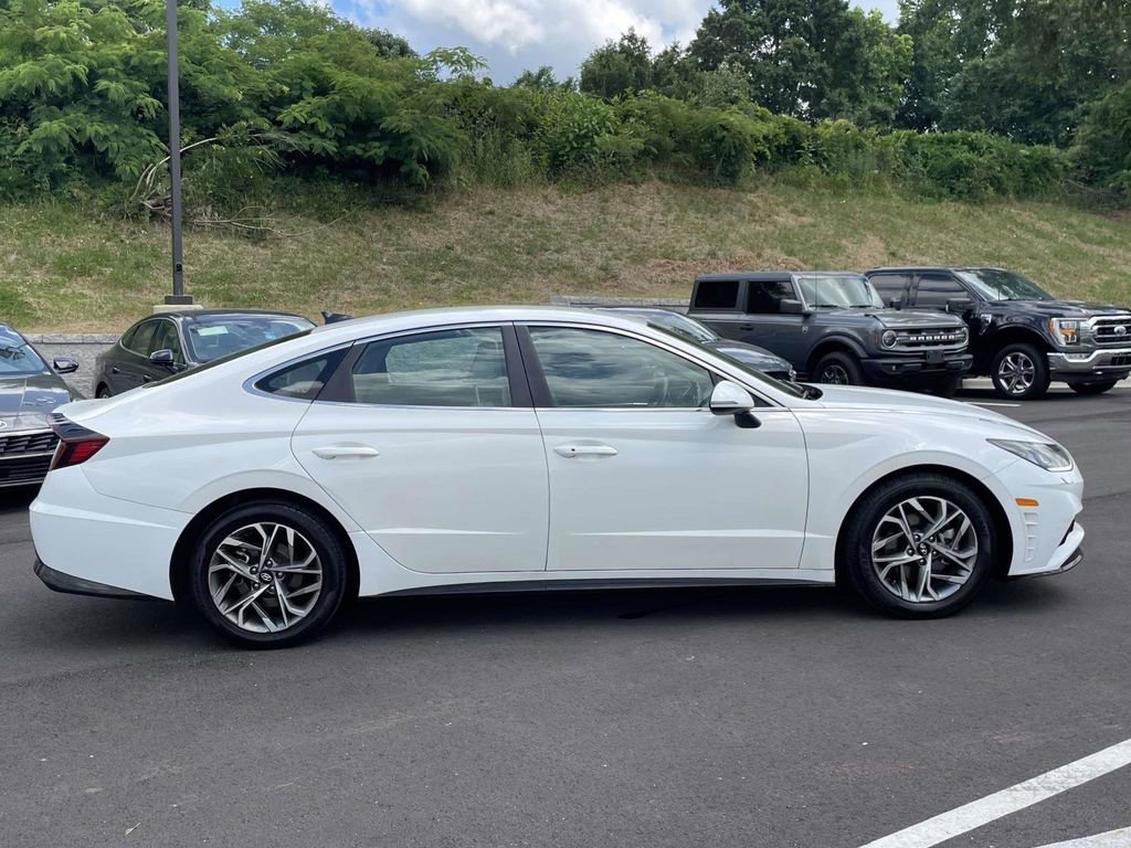 Used 2023 Hyundai Sonata SEL FWD image 2