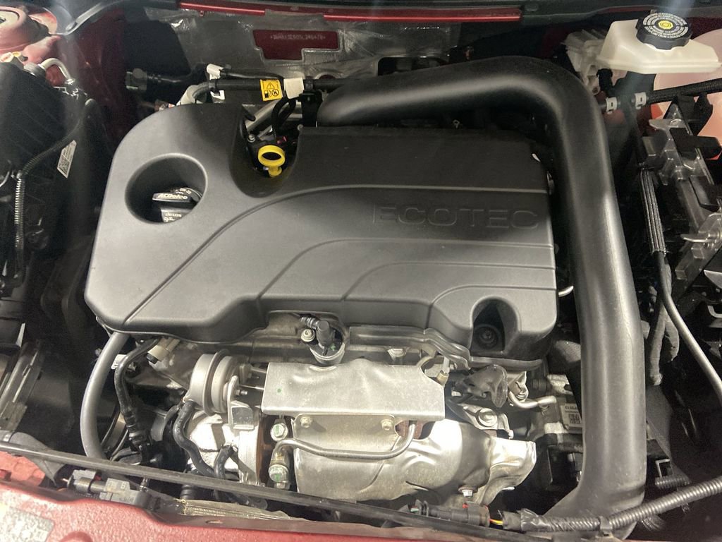 Used 2025 Chevrolet Equinox ACTIV w/ Safety and Technology Package image 29