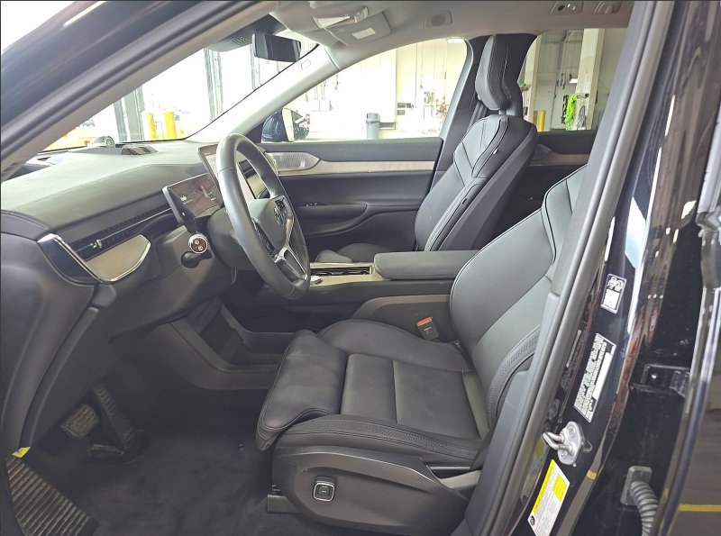 Used 2025 Volvo EX90 Ultra AWD/4WD image 8