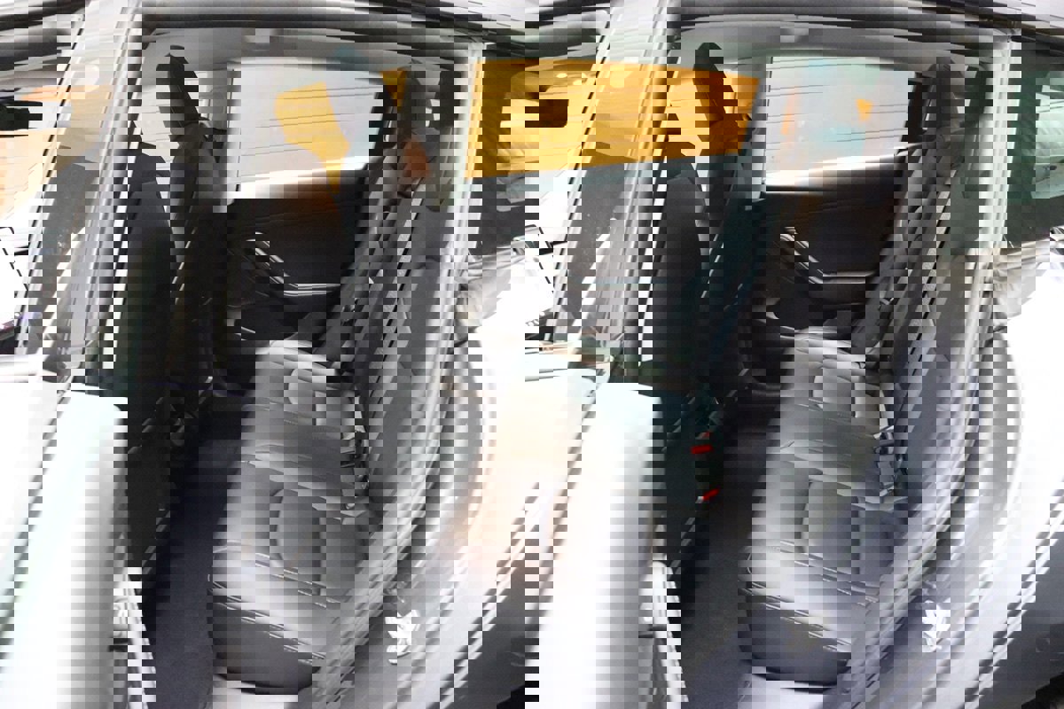 Used 2023 Tesla Model 3 Standard Range image 39