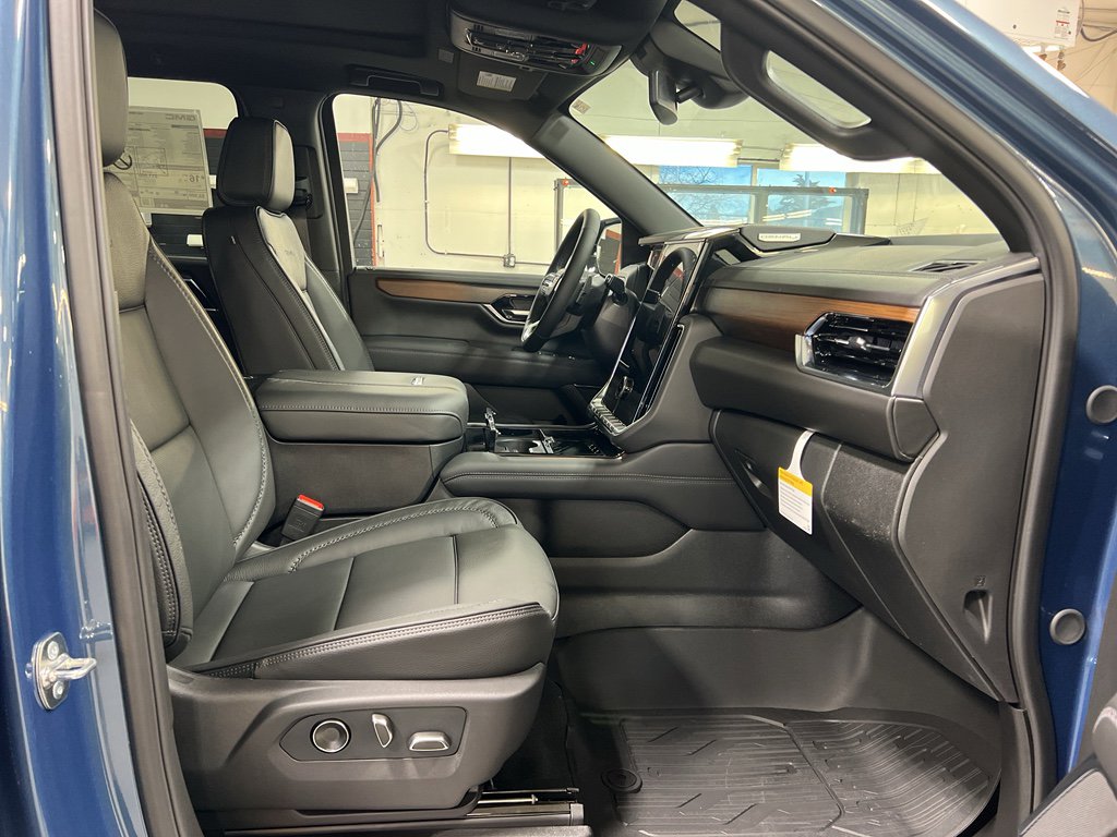 New 2026 GMC Yukon XL Denali w/ Sun & Power Step Package AWD/4WD image 25