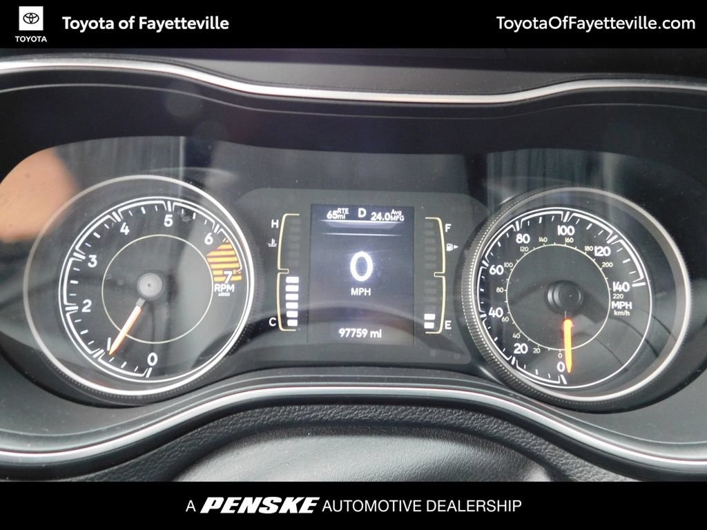 Used 2019 Jeep Cherokee Latitude w/ Cold Weather Group AWD/4WD image 6