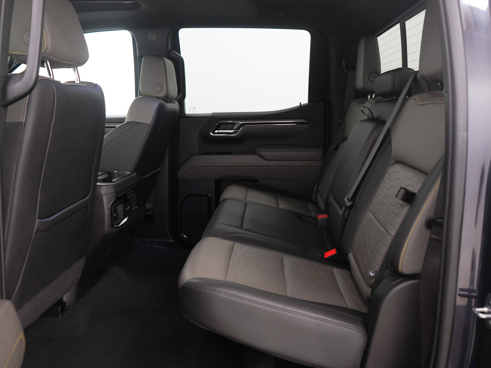 Used 2024 Chevrolet Silverado 1500 ZR2 w/ Technology Package image 17