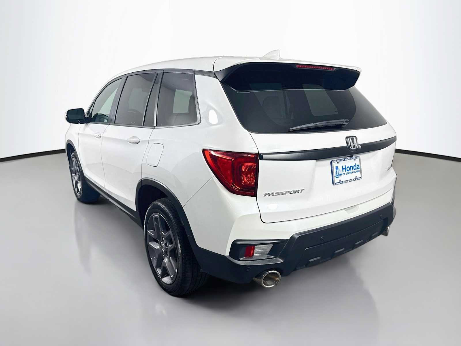 Used 2023 Honda Passport EX-L image 5
