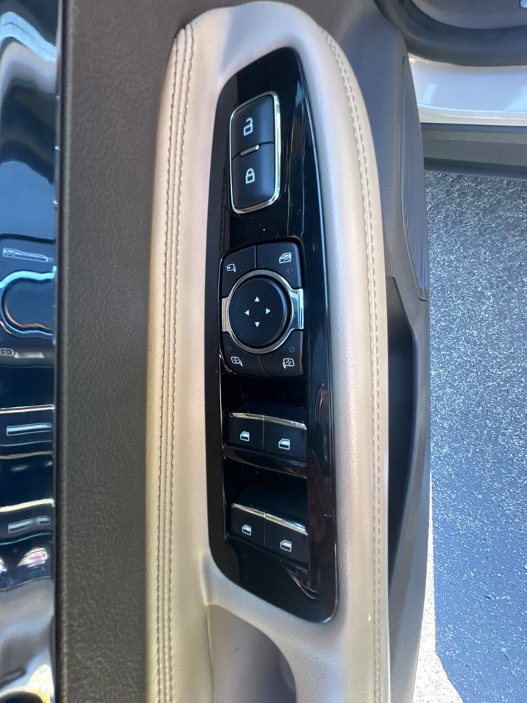 Used 2021 Lincoln Corsair FWD w/ Premium Package image 21
