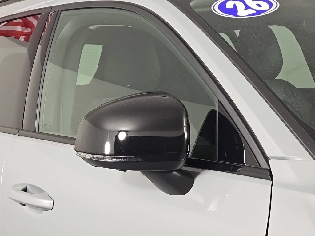 Certified 2026 Volvo XC40 B5 Plus AWD/4WD image 7